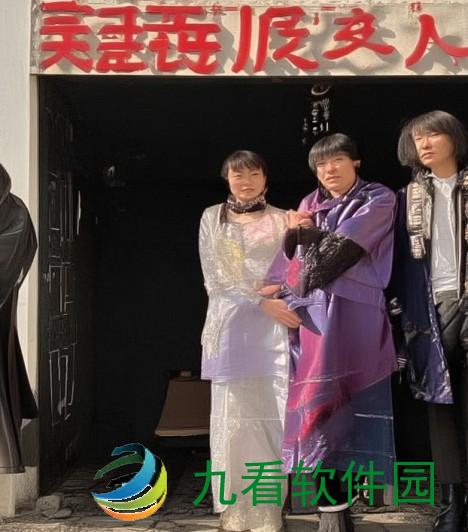 夜深人静时的B站独享时光，沉浸在精彩视频的私人世界